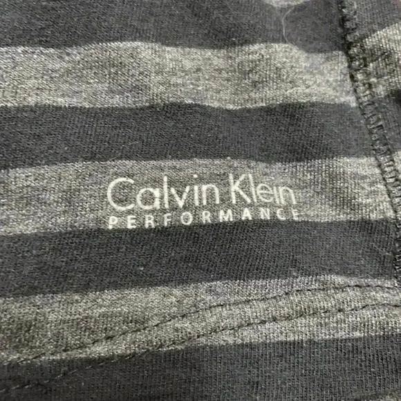 Calvin Klein Long sleeve performance tee, size Med - Picture 2 of 3